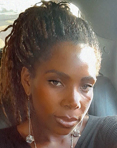39 Year Old Portoviejo, Ecuador Woman