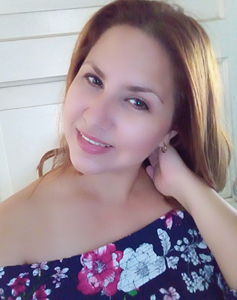 35 Year Old Pinar del Rio, Cuba Woman