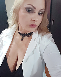 46 Year Old Medellin, Colombia Woman