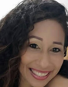 40 Year Old Bucaramanga, Colombia Woman