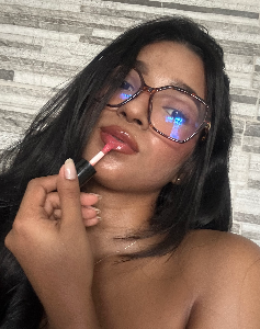 22 Year Old Barranquilla, Colombia Woman