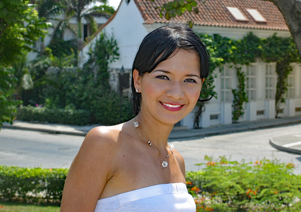 A Colombian woman inside the wall city