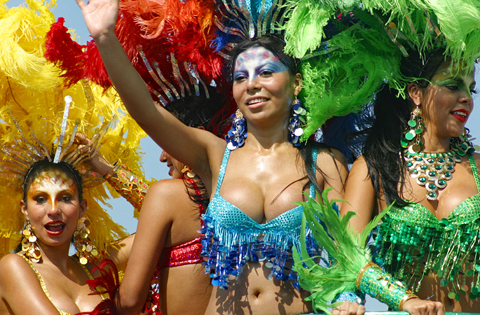 Barranquilla woman in folklore costume