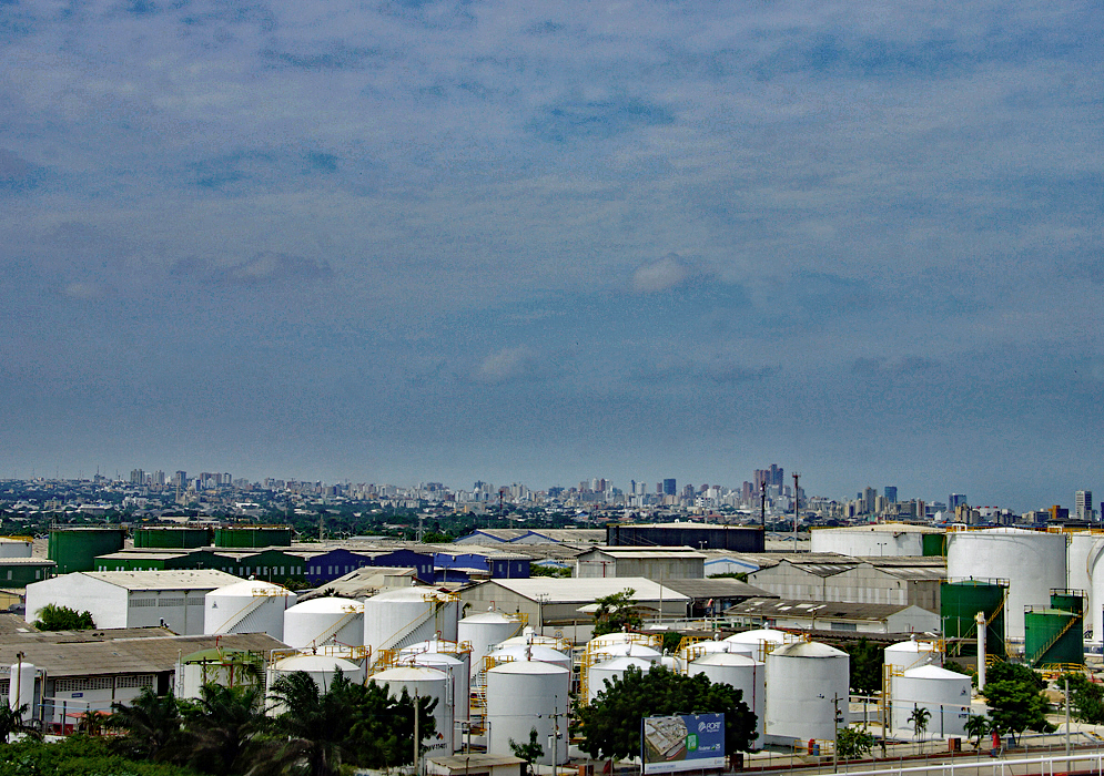 Barranquilla vista from the river port