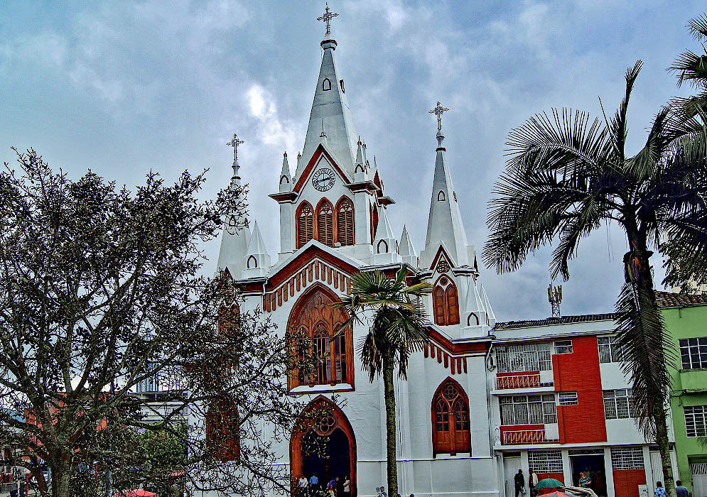 Basílica menor de la Inmaculada Concepción A white church with wooden windows and doors