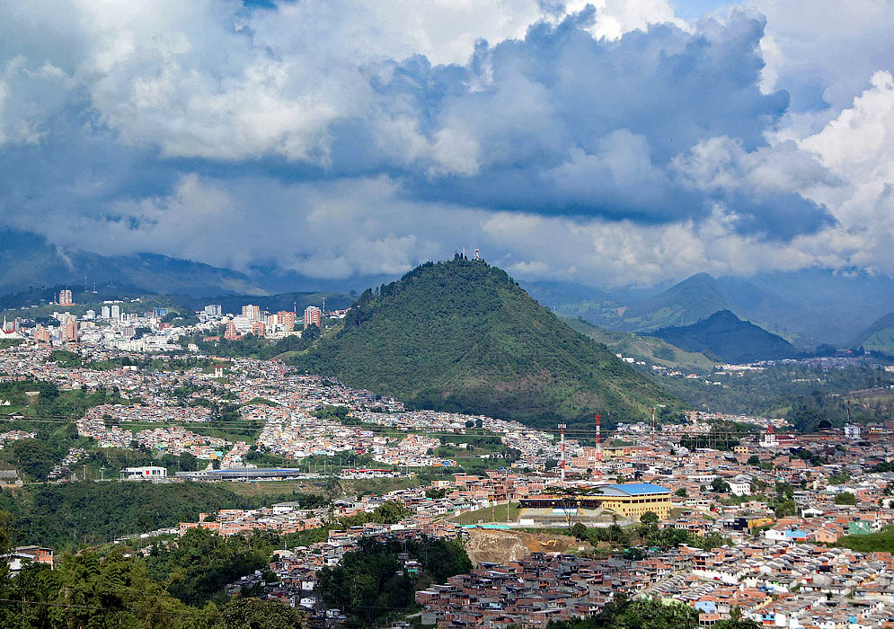 A hill in the middle of urban Manizales