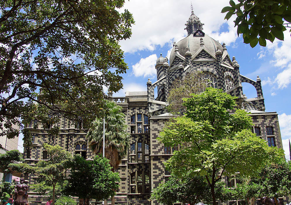 A Gothic Revival culture center with a dome roof