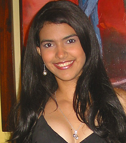 Mujer de Colombia sonriendo con esperanza
