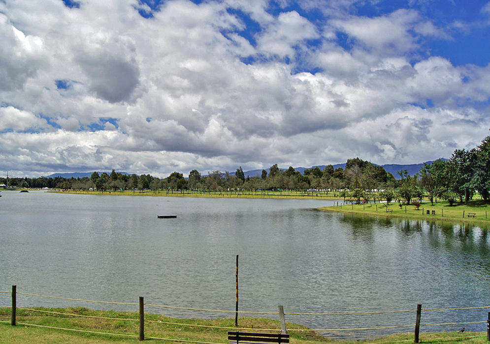 Park Simon Bolívar A lake surrounded by grass