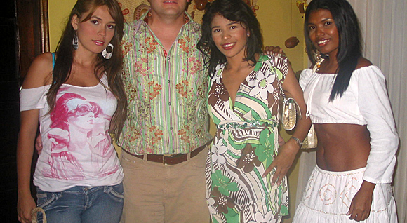 A small group of Latin women meeting one man during a romance tour