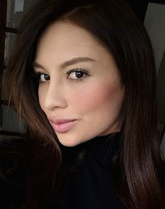 21 Year Old Bogota, Colombia Woman