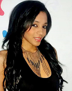 24 Year Old Medellin, Colombia Woman