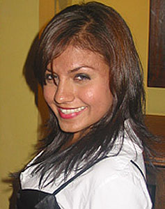 25 Year Old Medellin, Colombia Woman